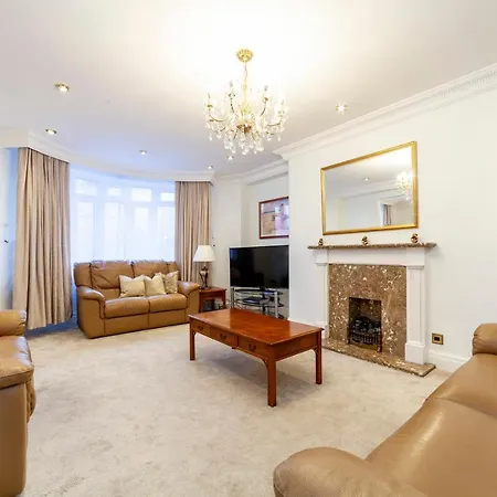 Bright 3Bdr Apt Near Swiss Cottage London Exterior photo