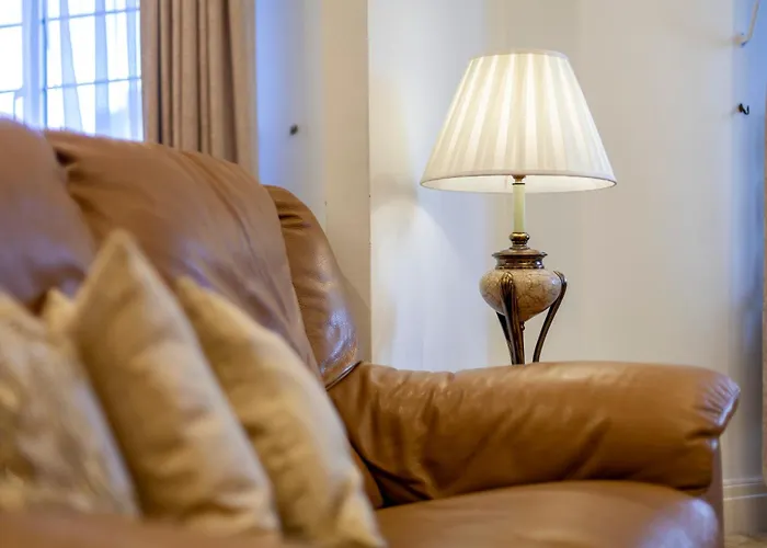 Bright 3Bdr Apt Near Swiss Cottage