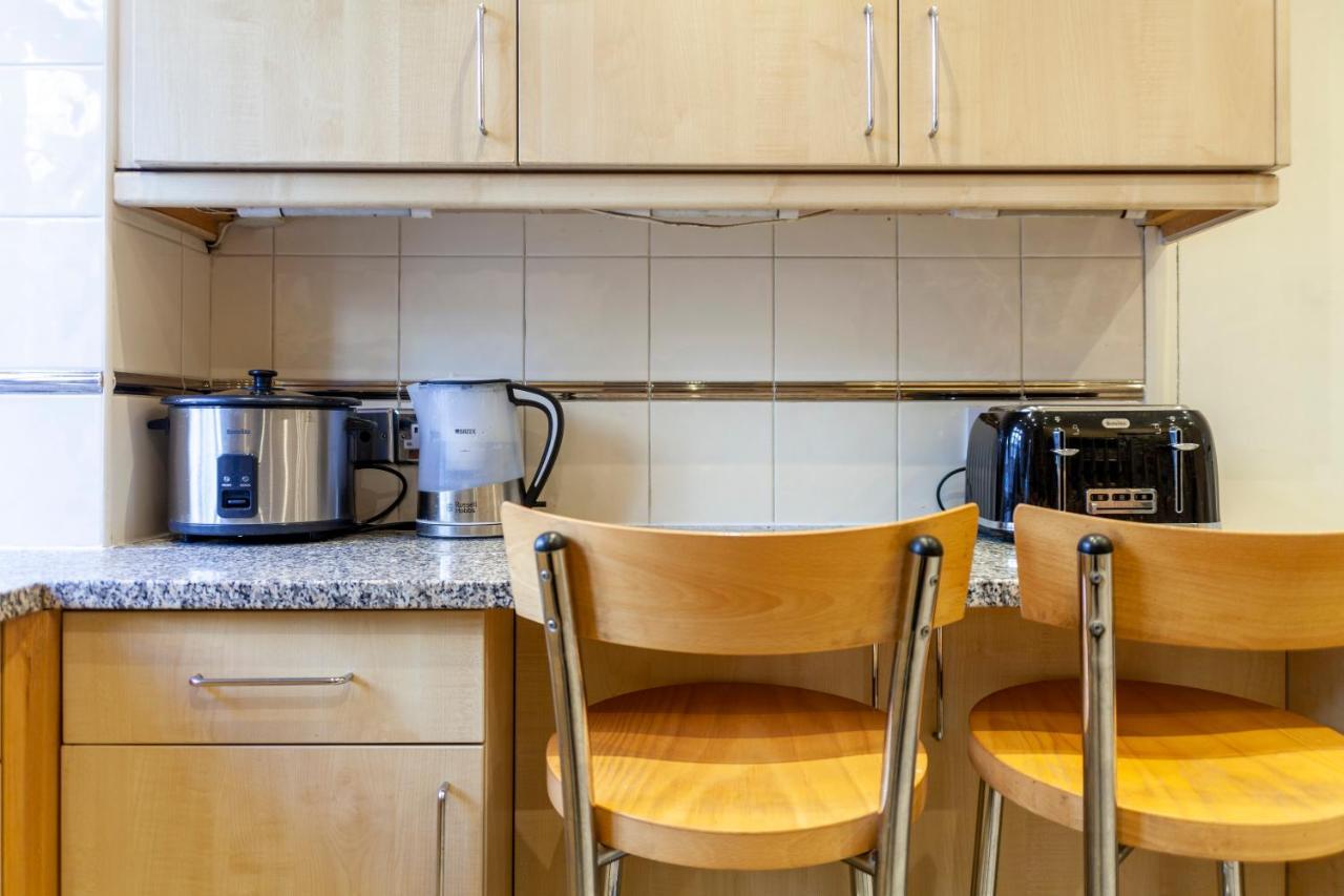 Bright 3bdr Near Swiss Appartement Londres